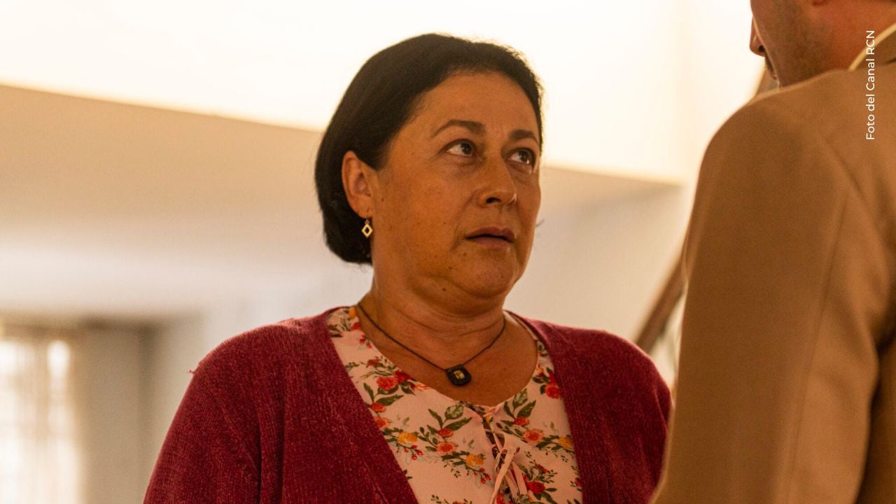 Alina Lozano vive momento inesperado con un león y el video enciende las redes