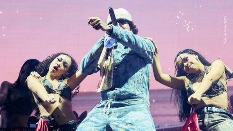 Beéle recibe fuerte críticas por su baile.