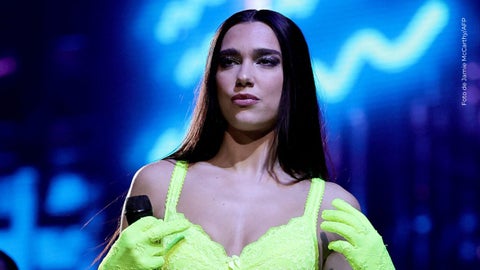 Dua Lipa sorprende a sus seguidores.