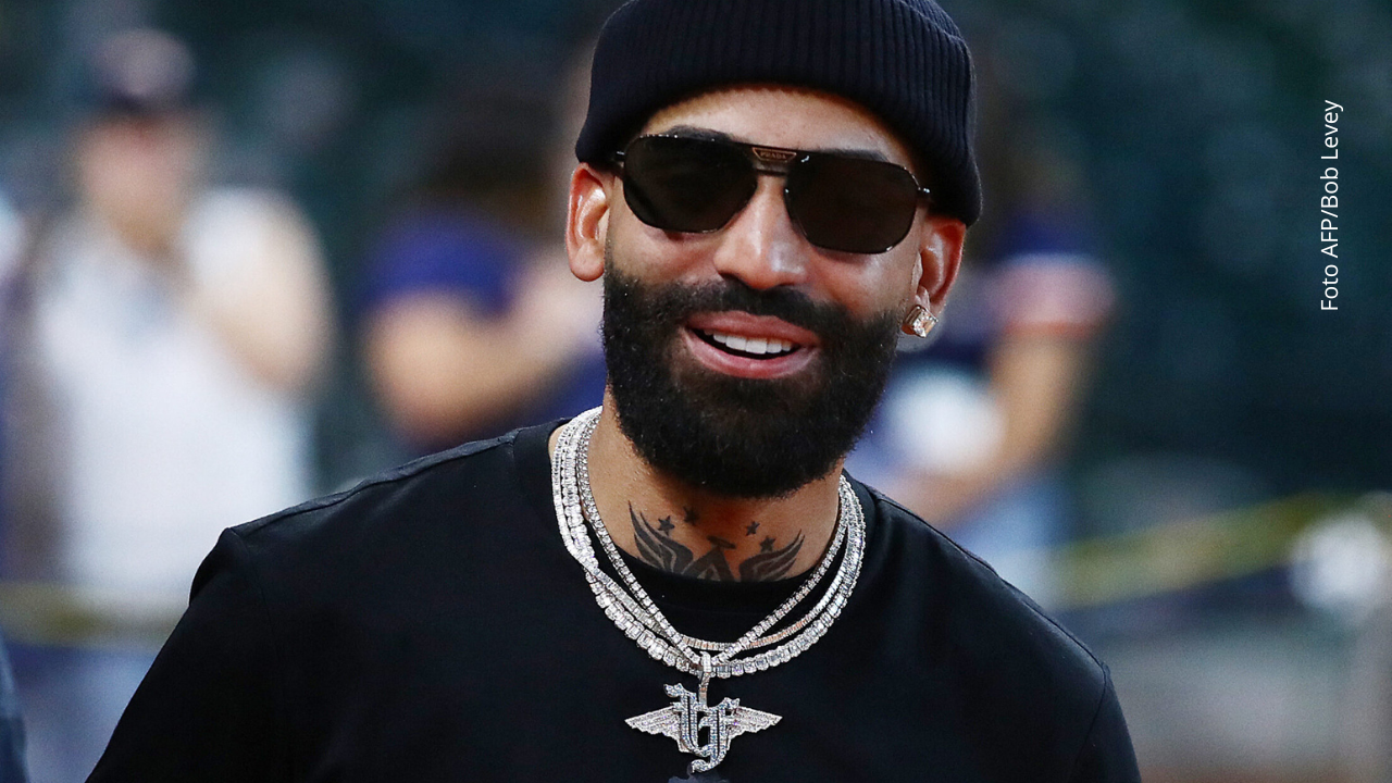 Arcángel reveló su obsesión fashionista y los relojes que superan los millones.