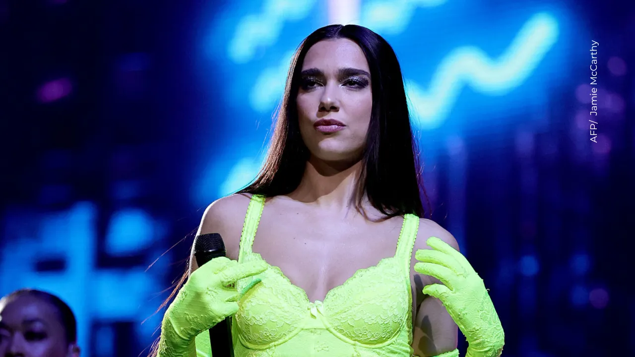 Dua Lipa se roba el show luciendo un sombrero vueltiao