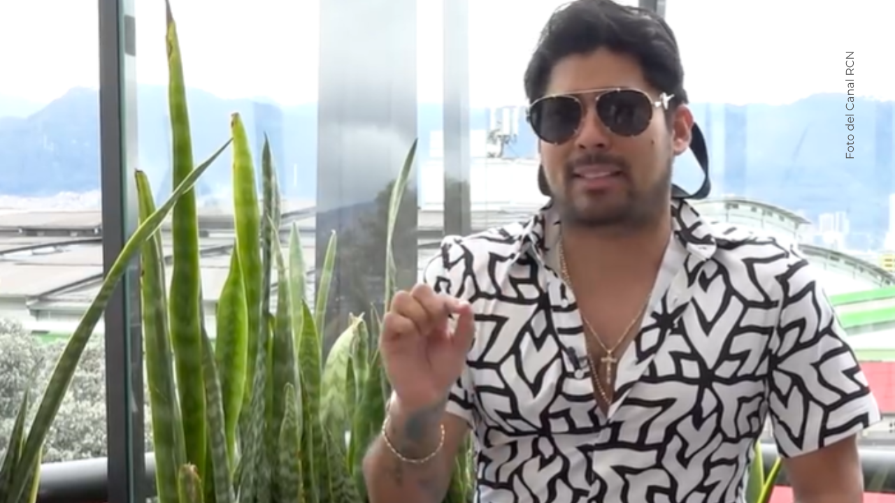 Lowe León en videollamada con Adhara Valdiri