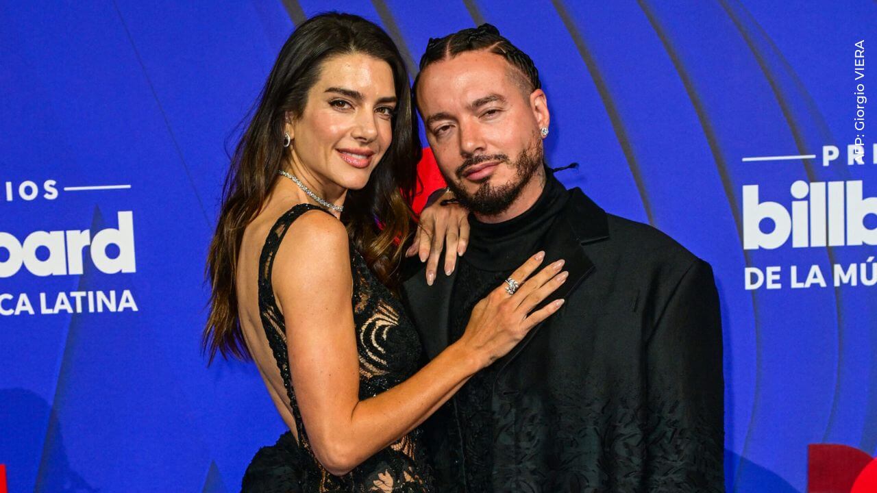 J Balvin con su novia Valentina Ferrer