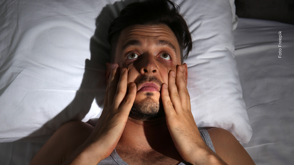 Este es el hábito nocturno "inocente" que podría estar arruinando la salud, según nuevos estudios