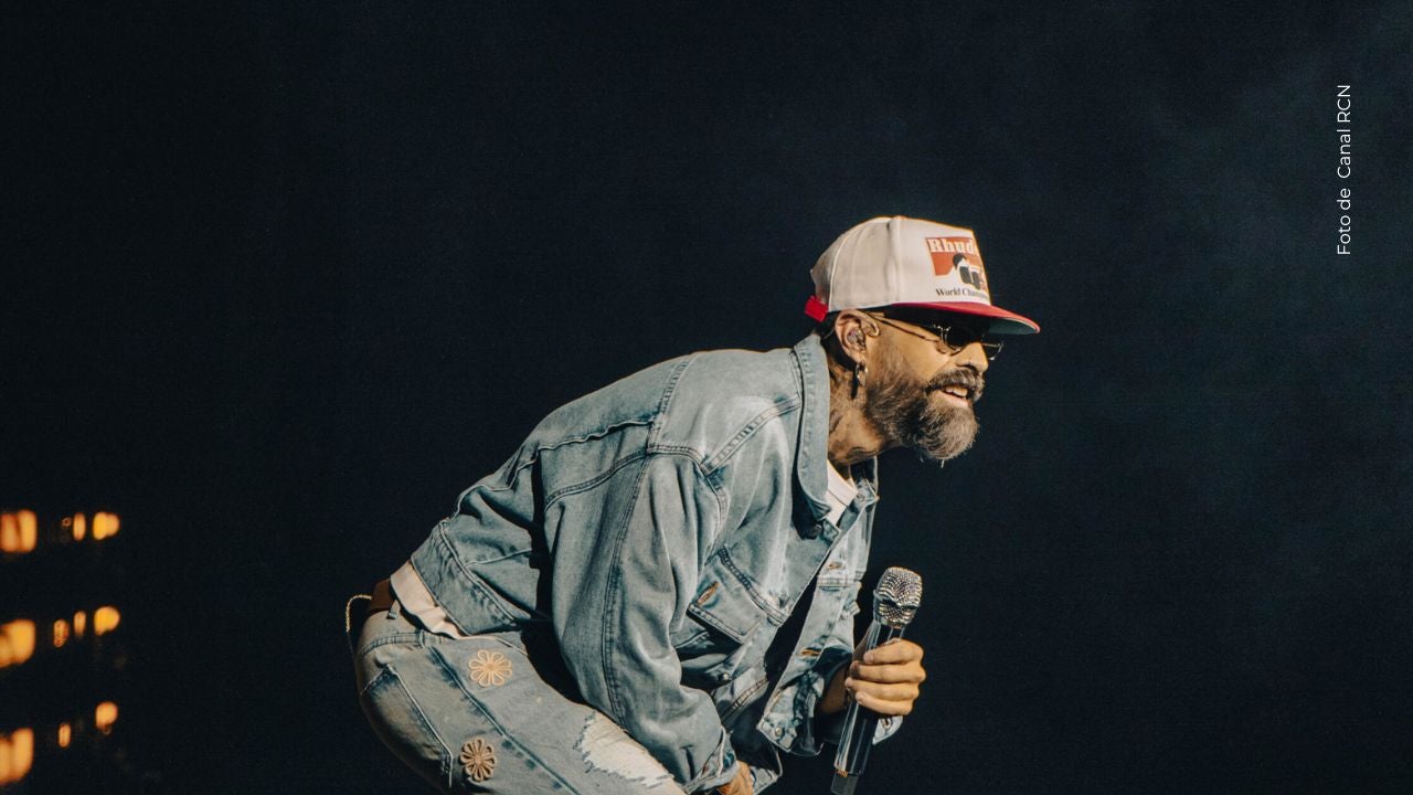 Mike Bahía mostró su rol como papá.