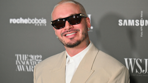 J Balvin sorprendió al público al hablar abiertamente de su salud mental.