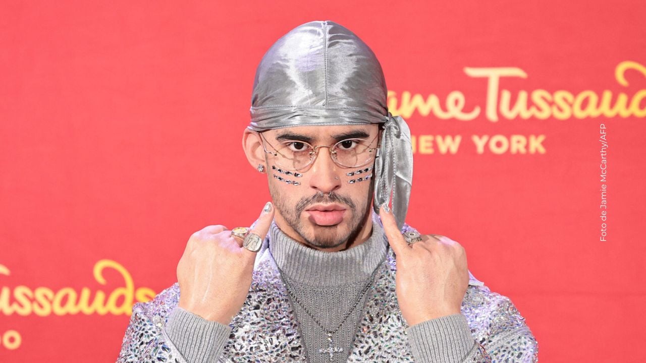 Bad Bunny elimina sus fotografías.