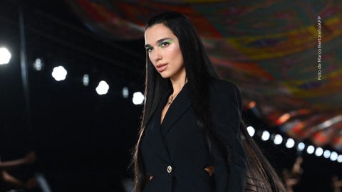 Dua Lipa sorprende a su público mexicano.