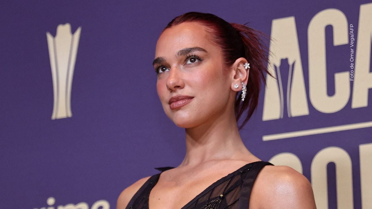 Dua Lipa cantó emblemático tema en español. 