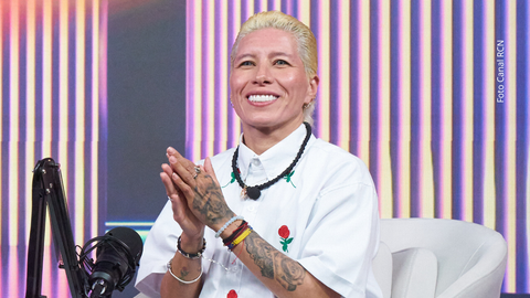 Lady Tabares protagonizó el videoclip “Triste Navidad” de Luis Miguel Fuentes, donde interpreta dos etapas de su vida.