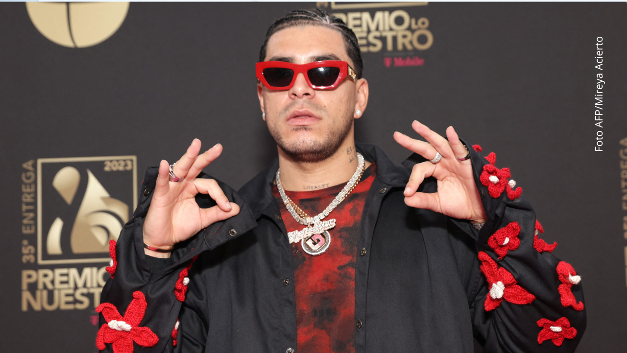 Entre los premios de Ryan Castro hay natilla, buñuelos, garrafas y una olla para preparar un sancocho comunitario.