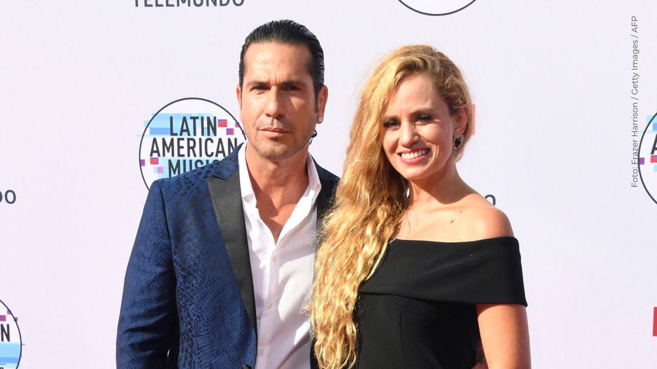 Gregorio Pernía y su esposa mostraron el color de los ojos de su bebé