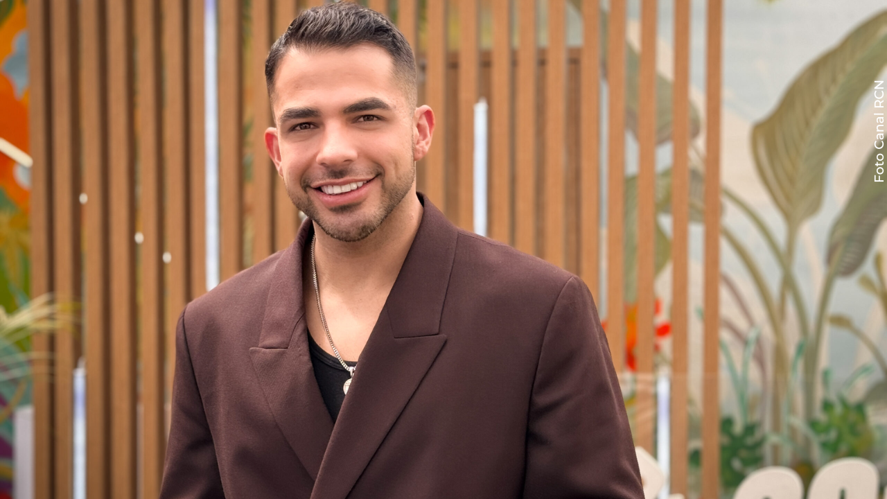 Juan Palau es un cantante y actor