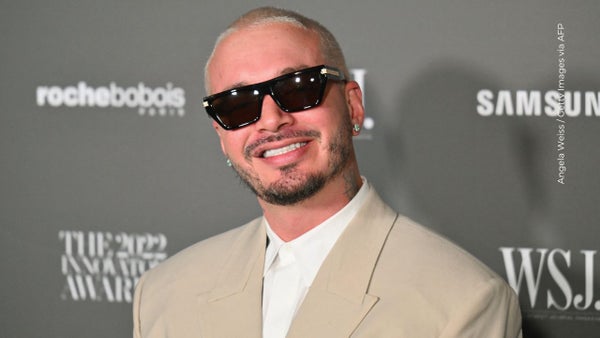 J Balvin celebra el Día de las Velitas desde México con un mensaje de gratitud