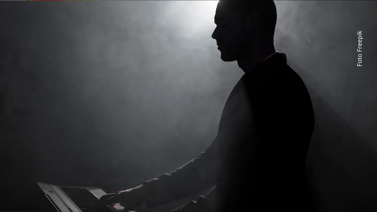 La banda Ilegales confirmó la noticia y pidió respeto para la familia en este momento de duelo.