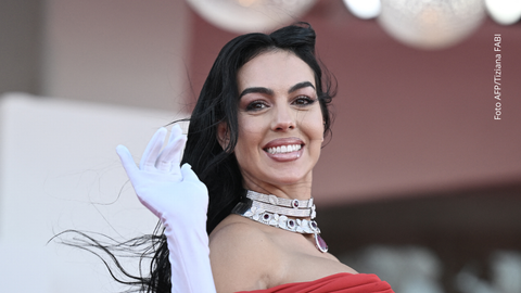 Bella Esmeralda lo hizo otra vez: con solo 3 años posó como una mini fashion icon.