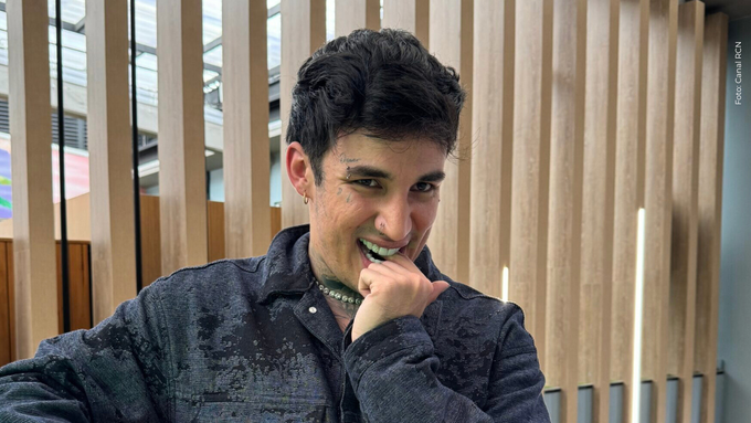 Valentino Lázaro desempolvó fotografía de cómo lucía en el pasado: esto ha cambiado