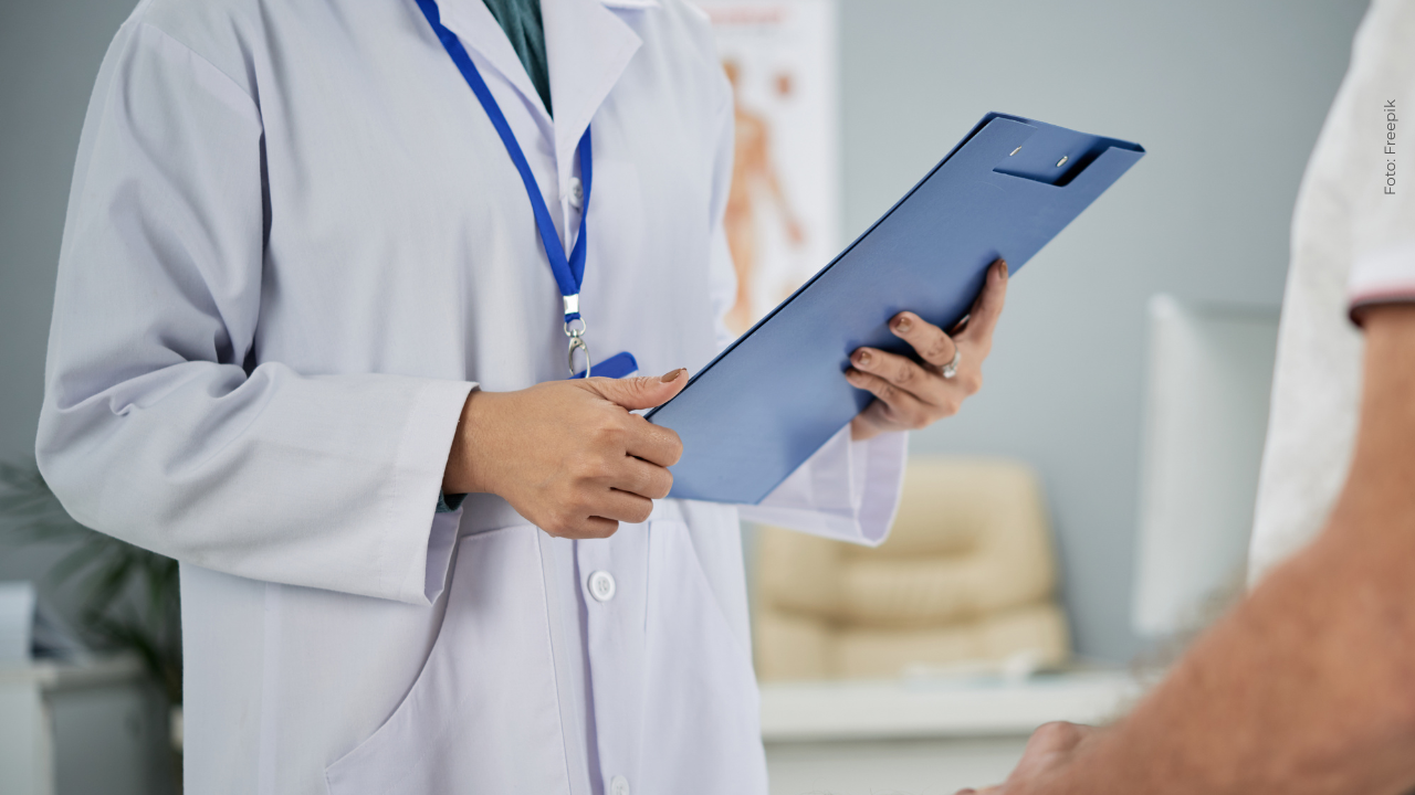 Reconocido periodista confesó su enfermedad: ¿por qué el té verde ayuda a prevenir el cáncer?