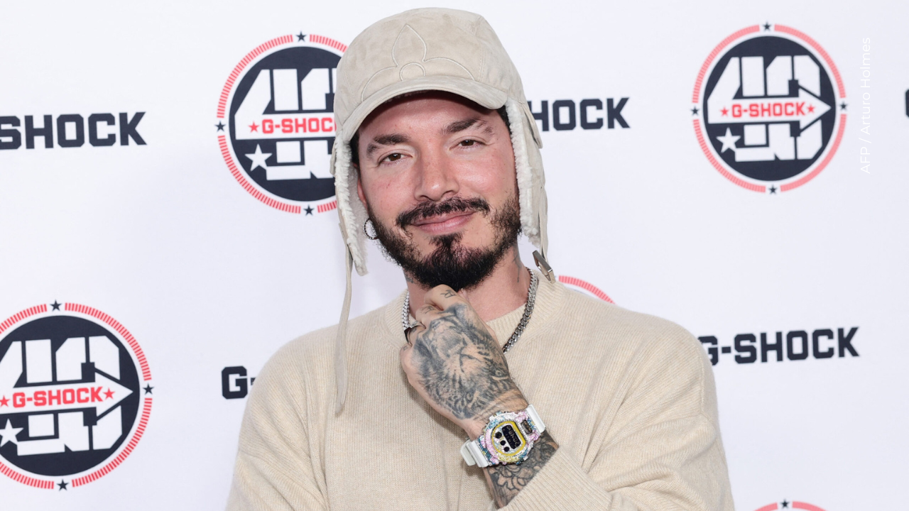J Balvin asiste a la celebración del 40.º aniversario de G-SHOCK en el Hammerstein Ballroom.