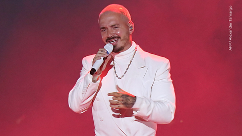 J Balvin se presenta en los Premios Latin GRAMMY 2020 el 15 de noviembre de 2020 en Miami, Florida.