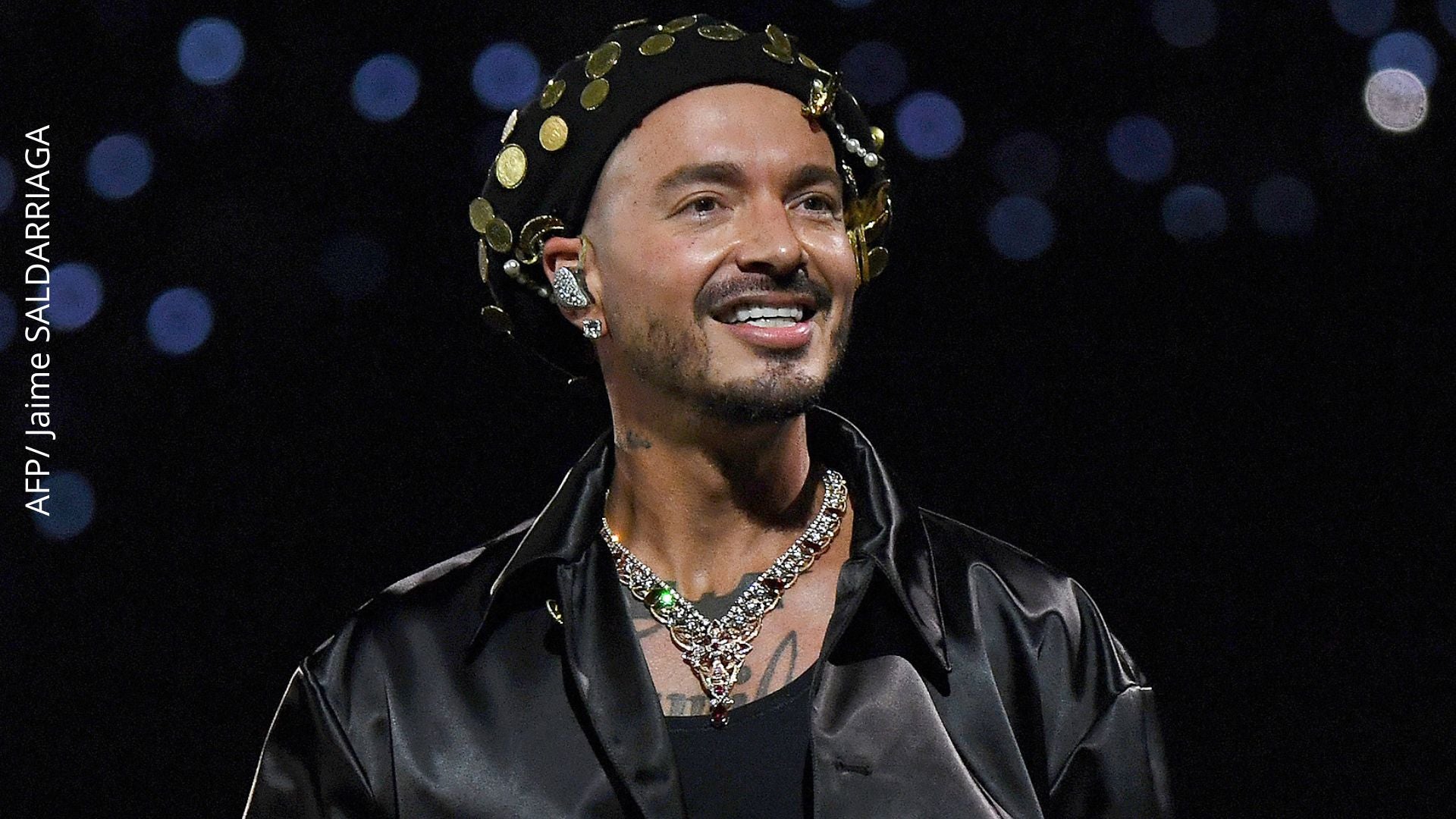 En total, 17 artistas se sumaron a la celebración musical, convirtiendo el show en una verdadera cumbre del género urbano