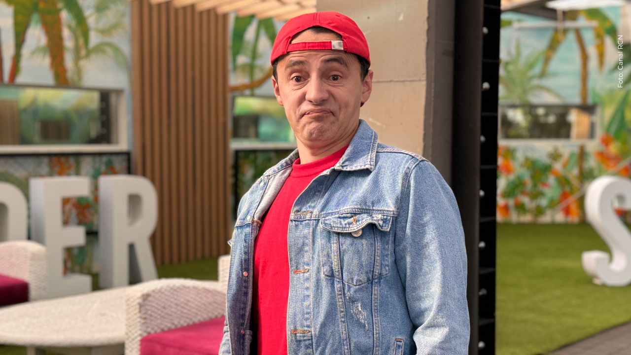 Él es Luchito Humor, aspirante del quinto grupo de La casa de los famosos Colombia.