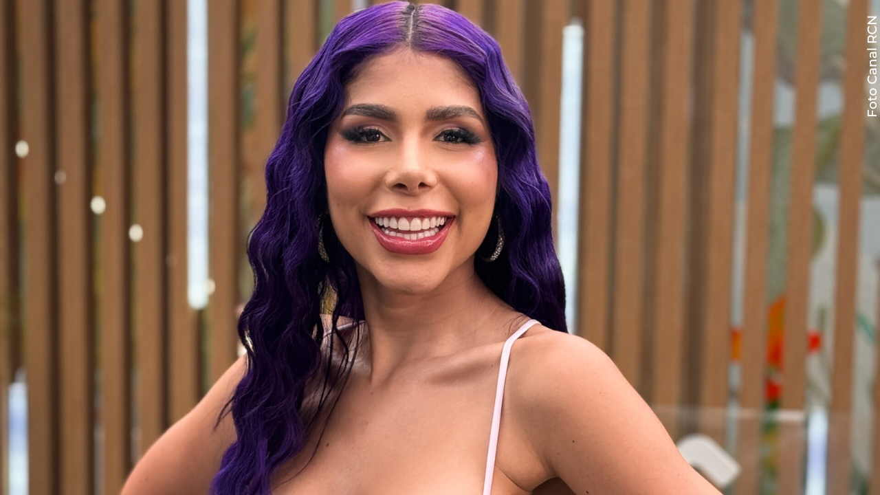 Alexa Torrex y su primer libro