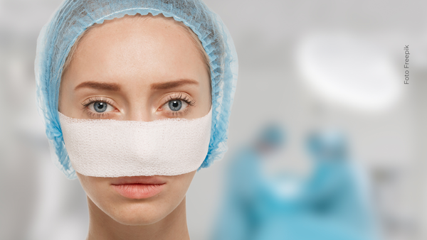 Famosa actriz sufre desconfiguración en su cara tras operación fallida: este es el resultado