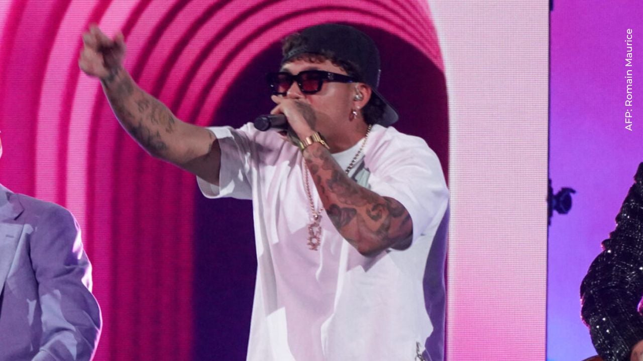 cara habla de su historia con beele