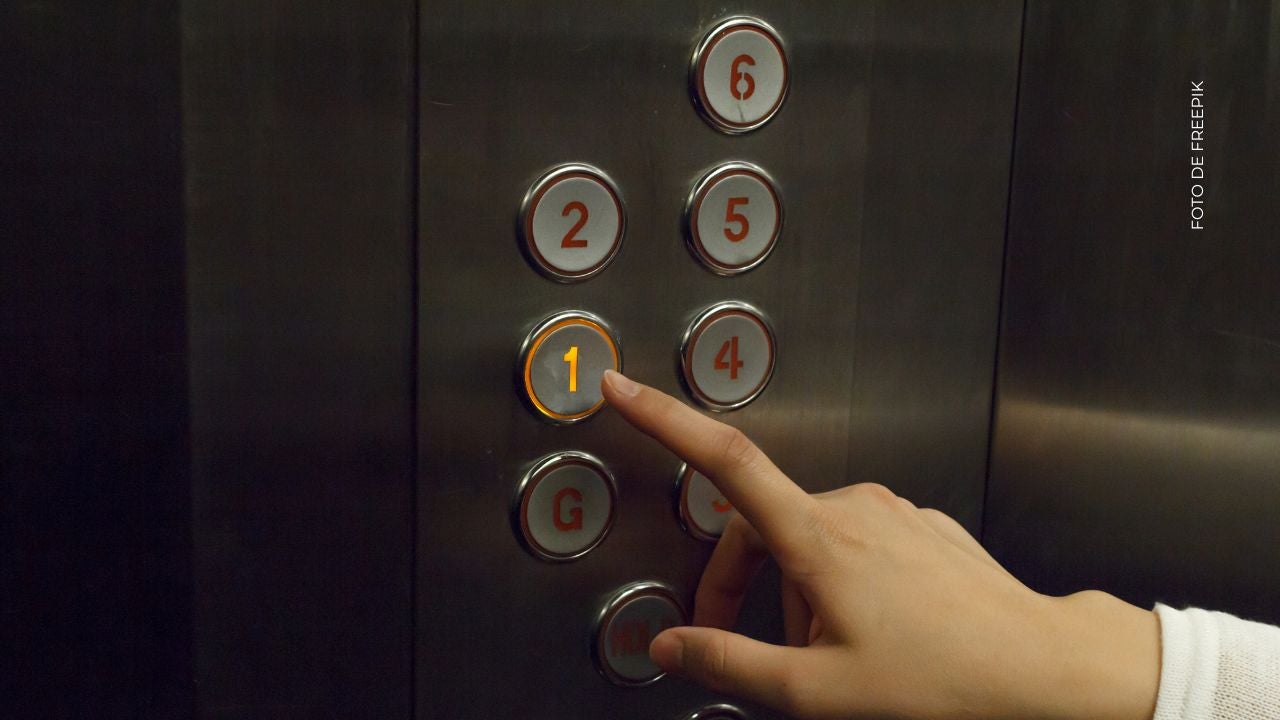 ¿Qué hacer si me quedo encerrado en un ascensor?