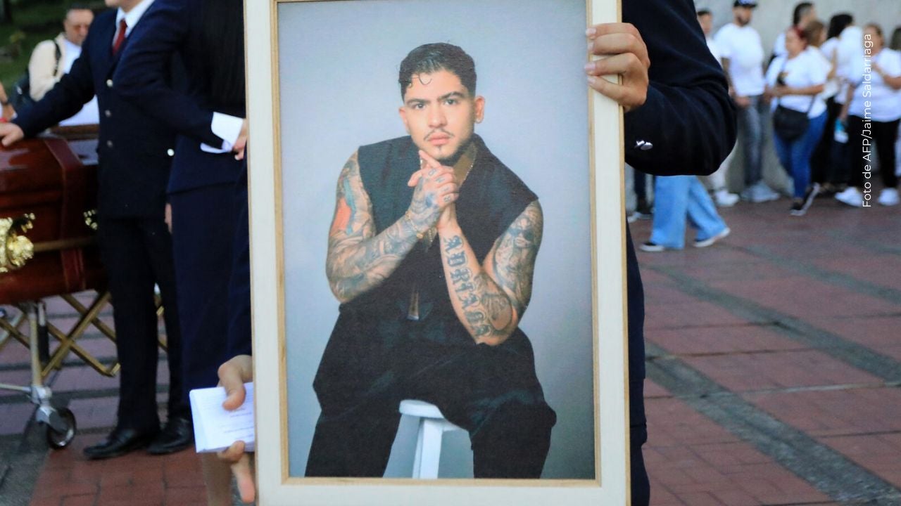 Mamá de B-King conmovió al recordar al cantante con un desgarrador mensaje previo a Navidad