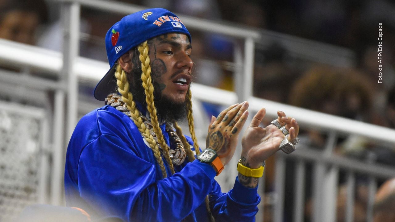 Tekashi impacta a fans con tatuaje que cubre mitad de su rostro