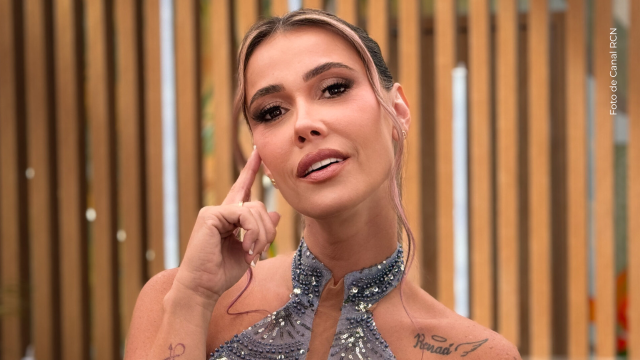 Manuela Gómez posando a la cámara.