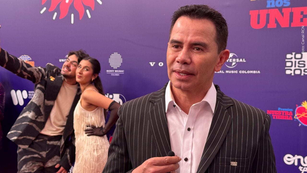 Jhonny Rivera ya confirmó la fecha de su boda con Jenny López.