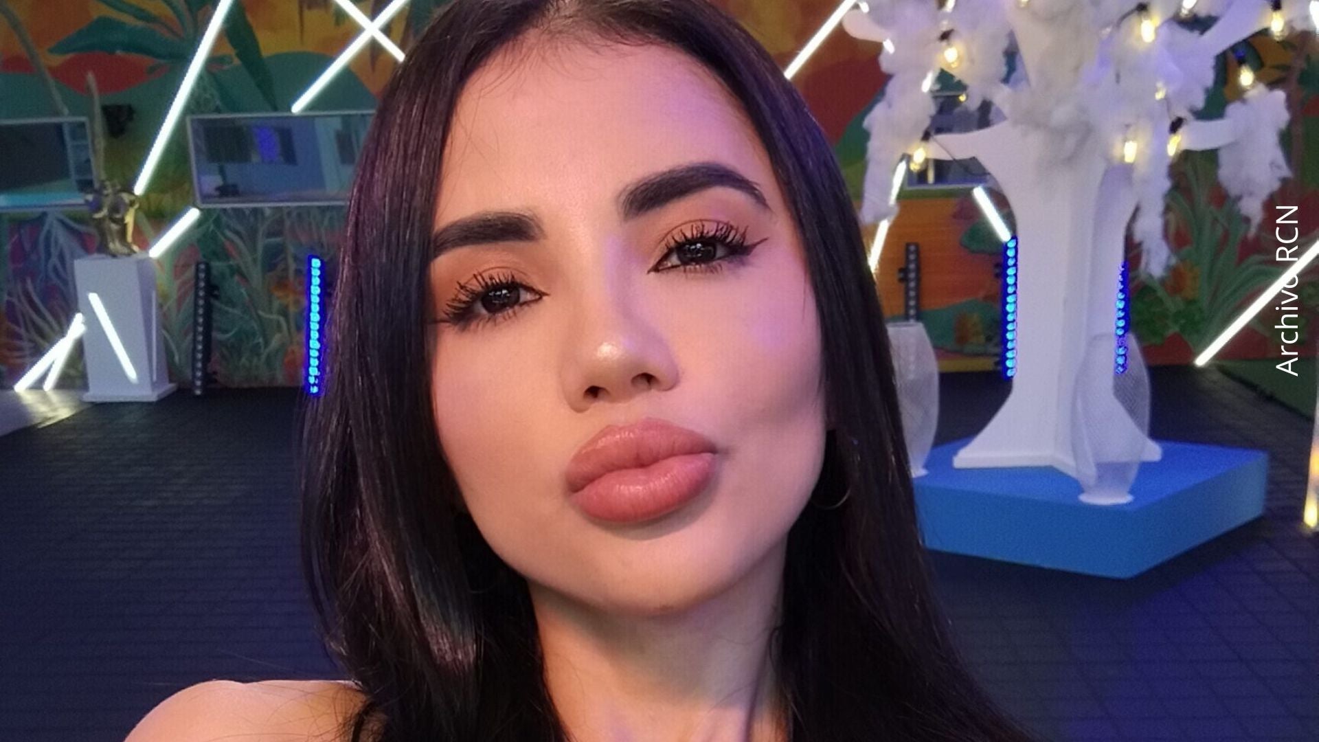 Karina García resaltó lo papacito que está Westcol