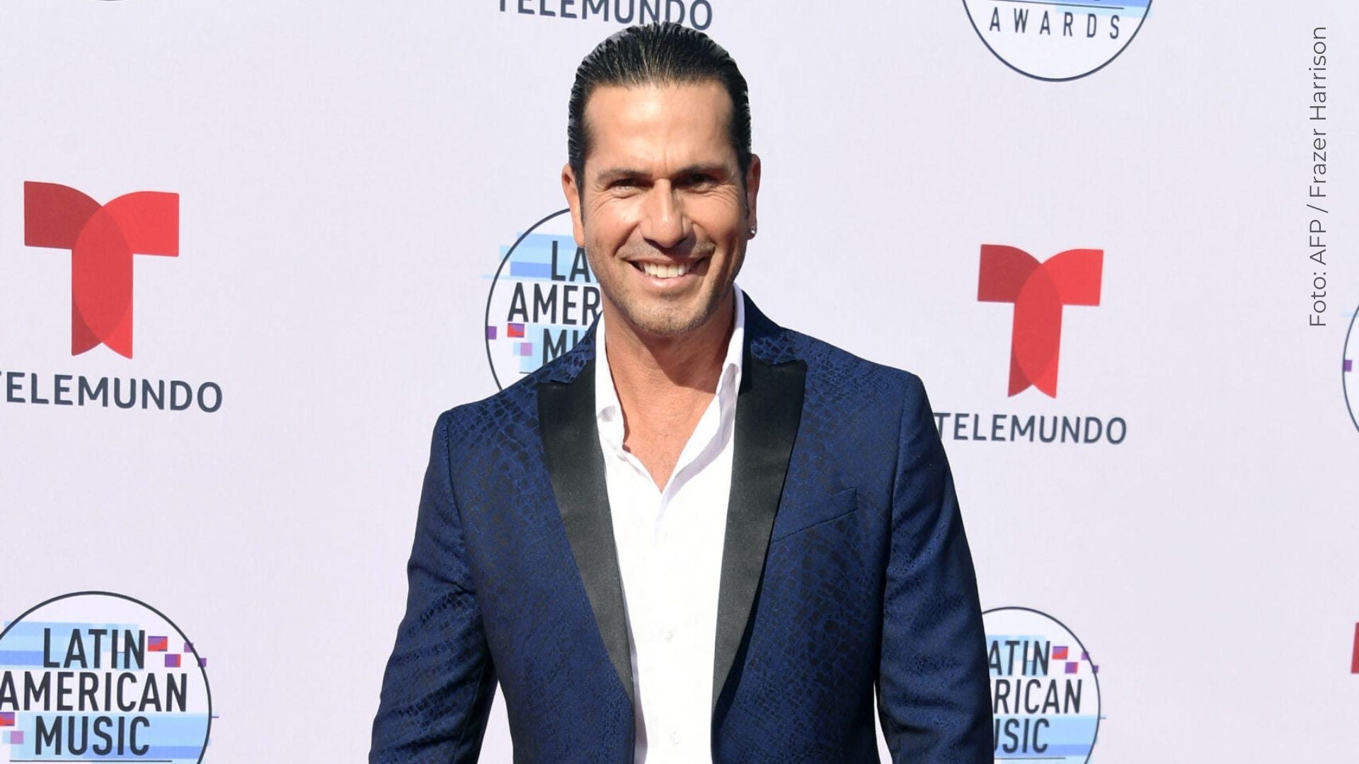 Gregorio Pernía enternece con video con su bebé de un mes de nacido en medio de la navidad.