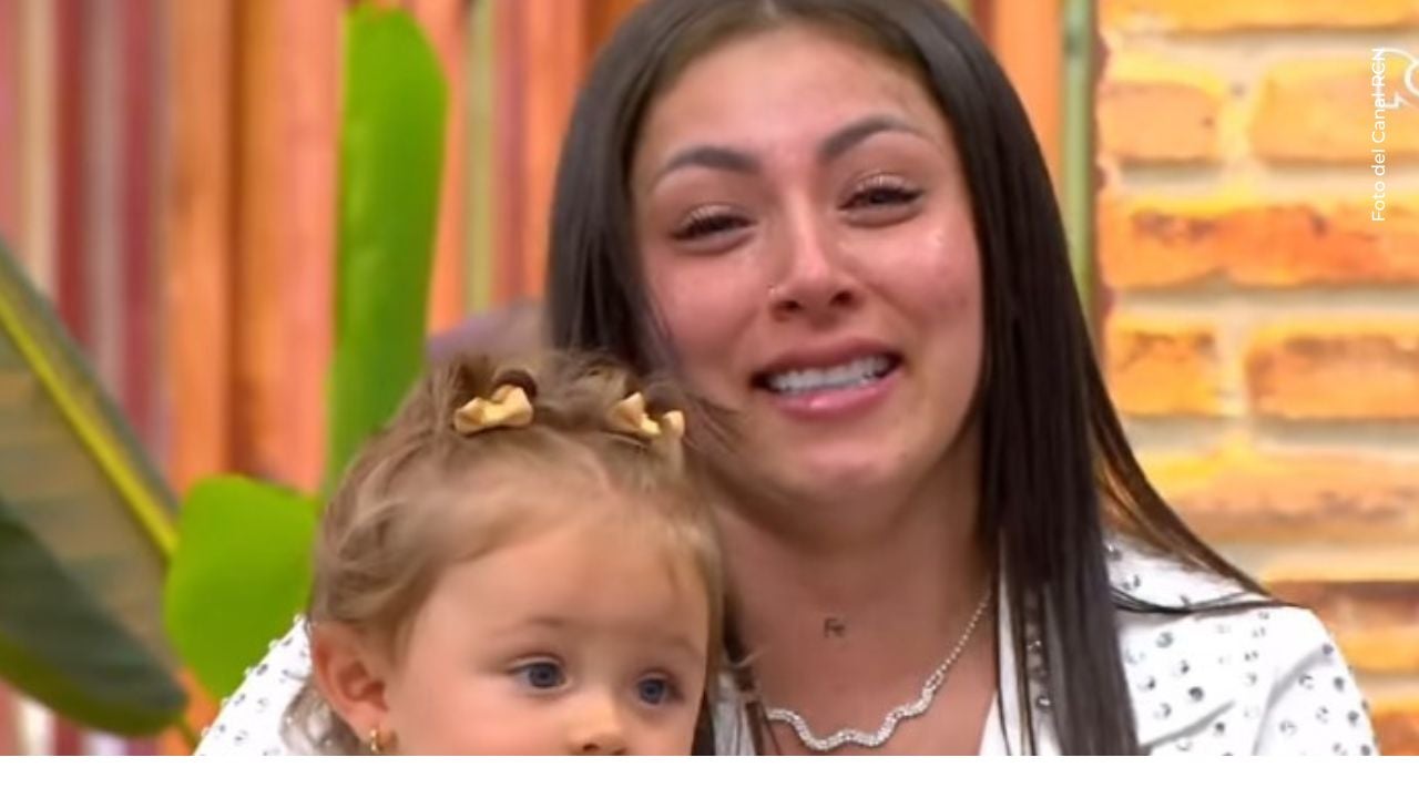 Karol Samantha llegó con su hija a ver a Epa Colombia en vísperas de Navidad