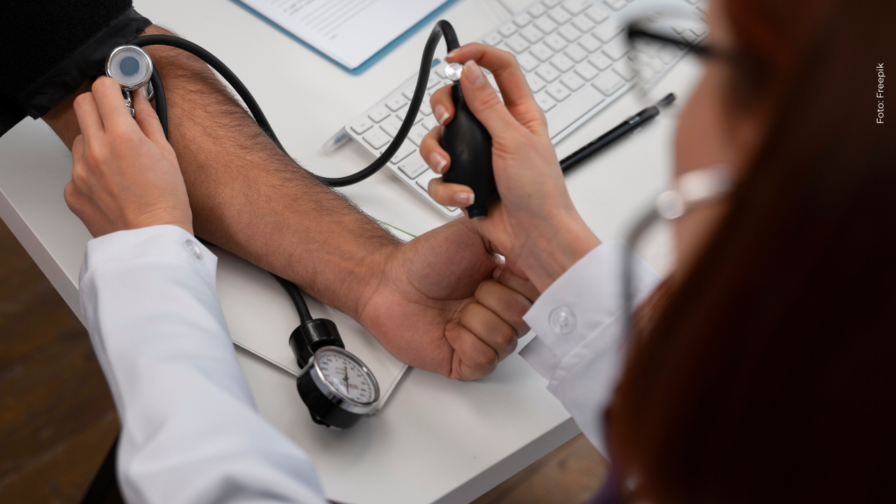 Reconocido cantante fue diagnosticado con cáncer en las últimas horas: así lo anunció en redes