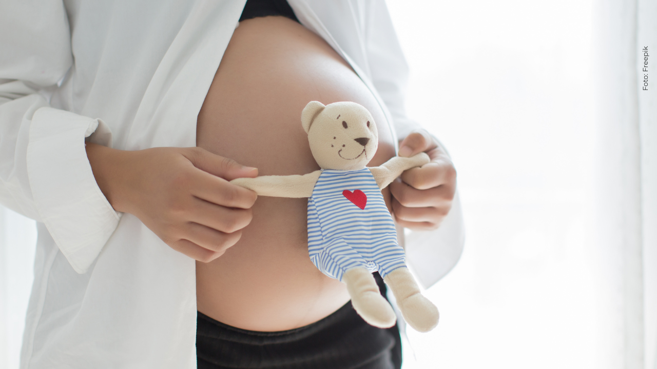 Reconocida influenciadora confirmó que está embarazada entre lágrimas: así lo anunció con su pareja