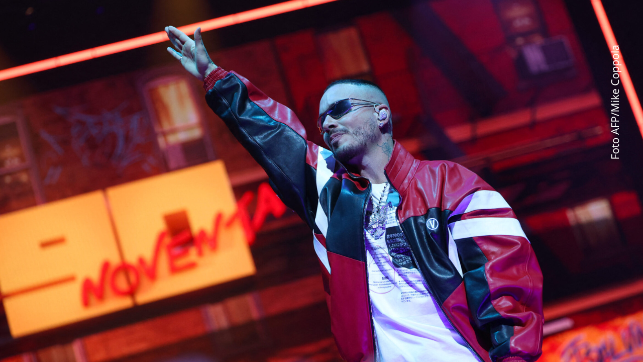 La chamarra de J Balvin que convirtió moda y fe en un momento histórico.