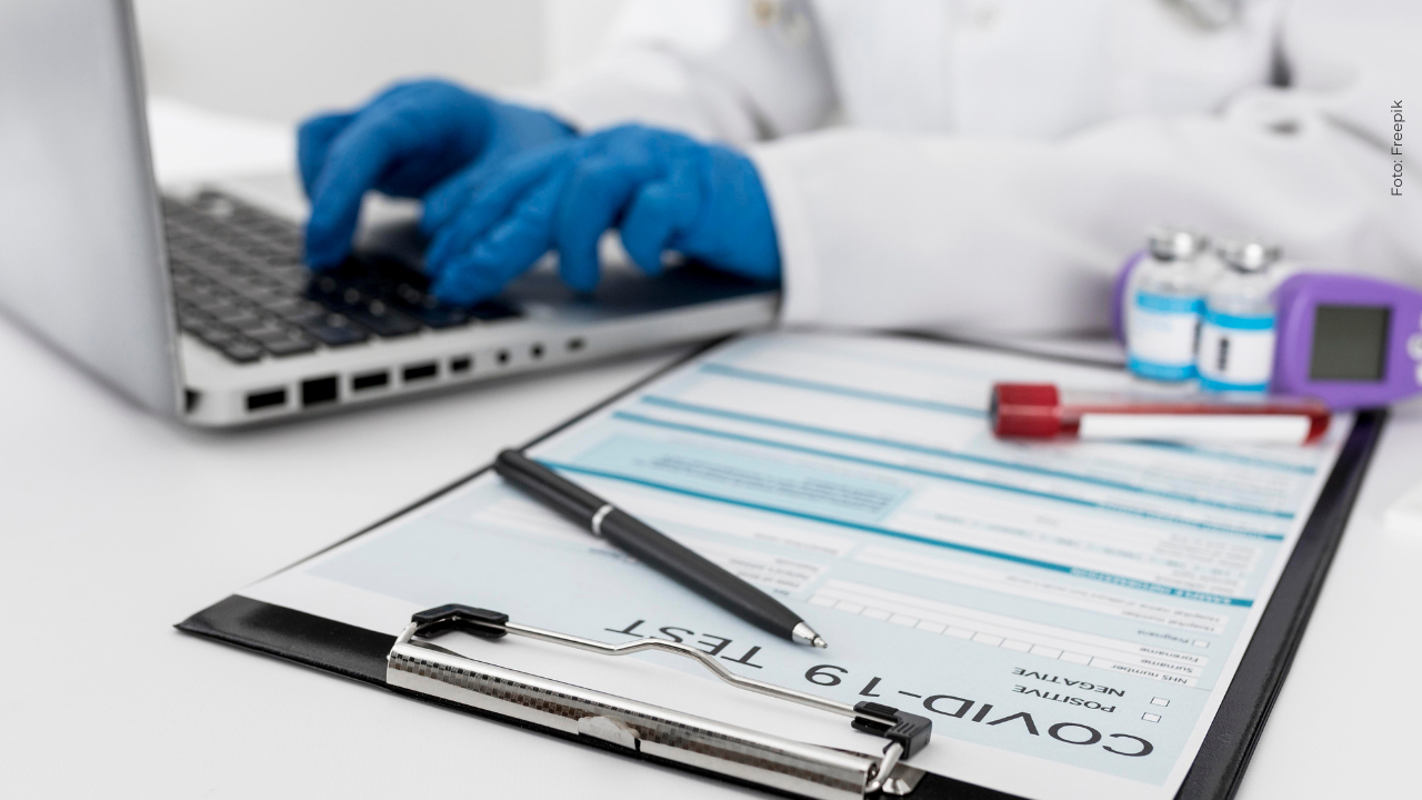 Famoso influencer colombiano preocupa al ser operado en uno de sus hombros: así lo anunció