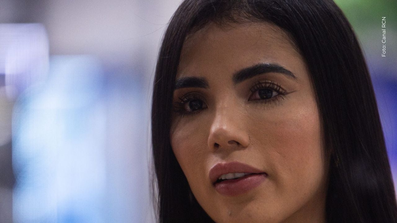 Hace muñeca de Año Viejo a Karina García