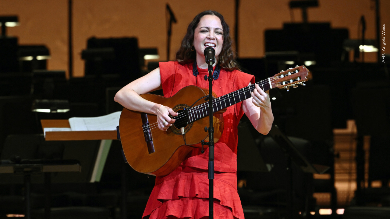 Reconocida cantante confirmó el nacimiento de su primer hijo con emotivas fotos: así lo anunció