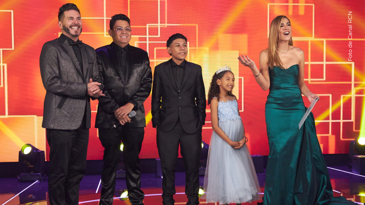 Familiares de La Toxi Costeña en la final de La casa de los famosos Colombia.