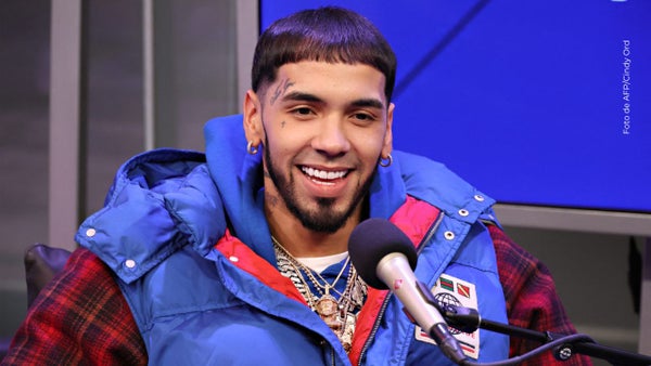 Anuel AA enciende las alarmas tras reaparecer con preocupante aspecto