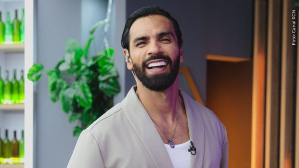 Salomón Bustamante responde a mensajes que recibió por video donde baila con otro hombre Salomón Bustamante responde a mensajes que recibió por video donde baila con otro hombre