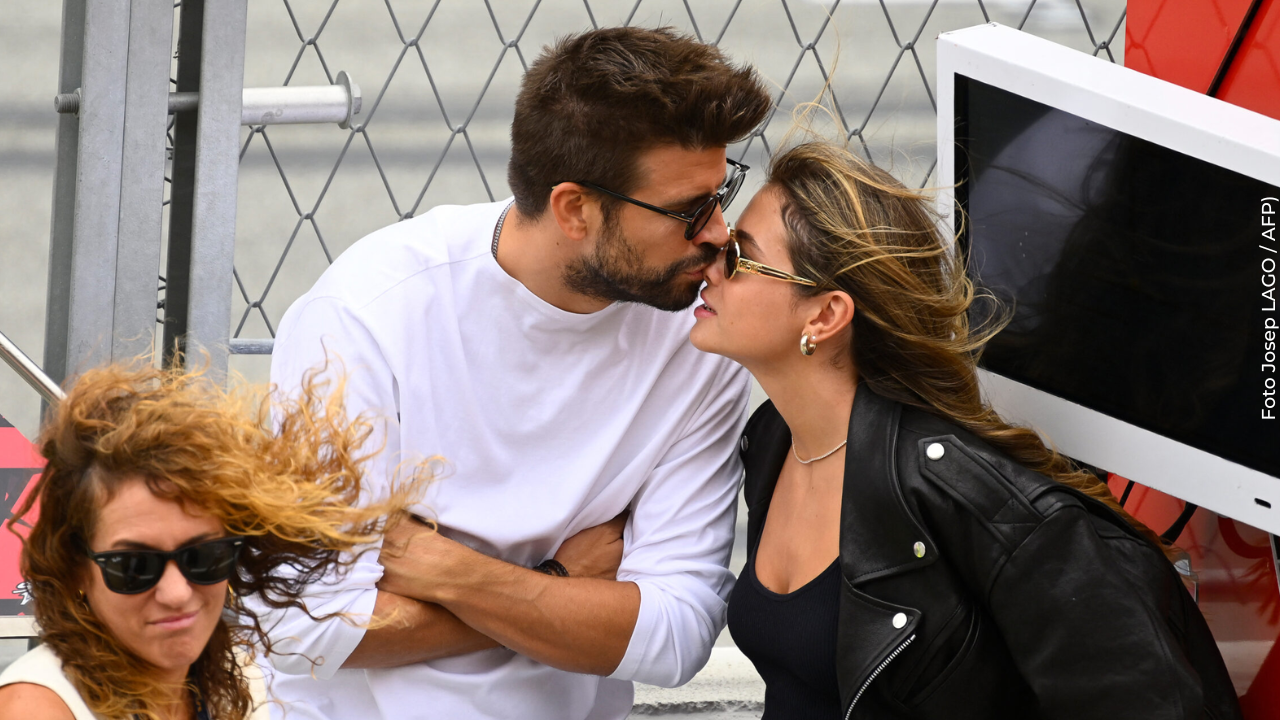 Piqué se encontraba junto a su pareja Clara Chía