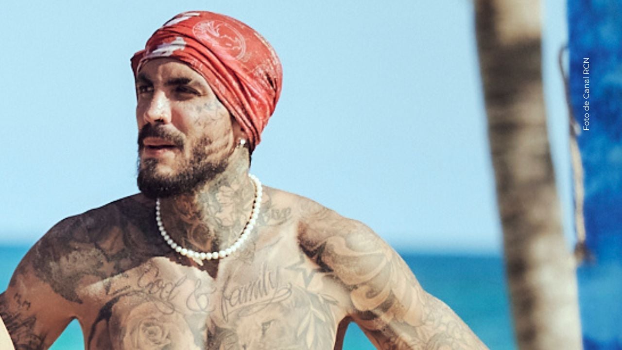 Mateo Carvajal sorprendió al responderle a un seguidor.