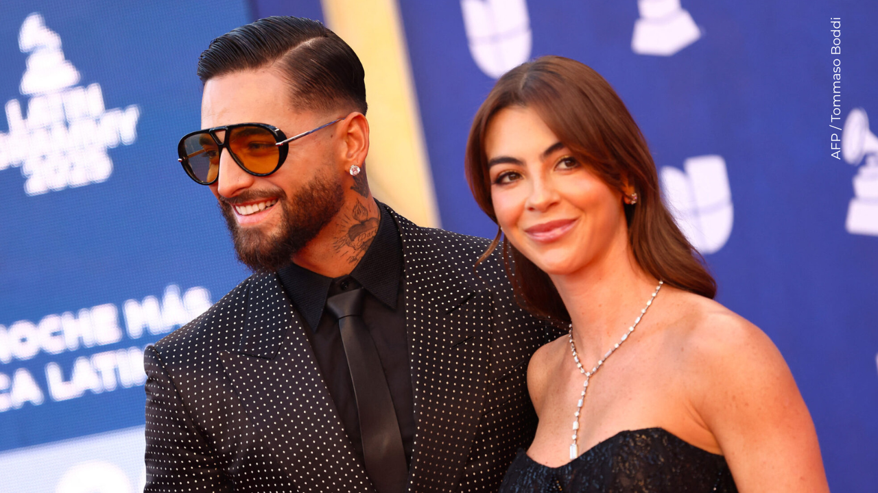 Maluma y Susana Gómez asisten a la 26ª Entrega Anual de los Premios Grammy Latinos en el MGM Grand Garden Arena.