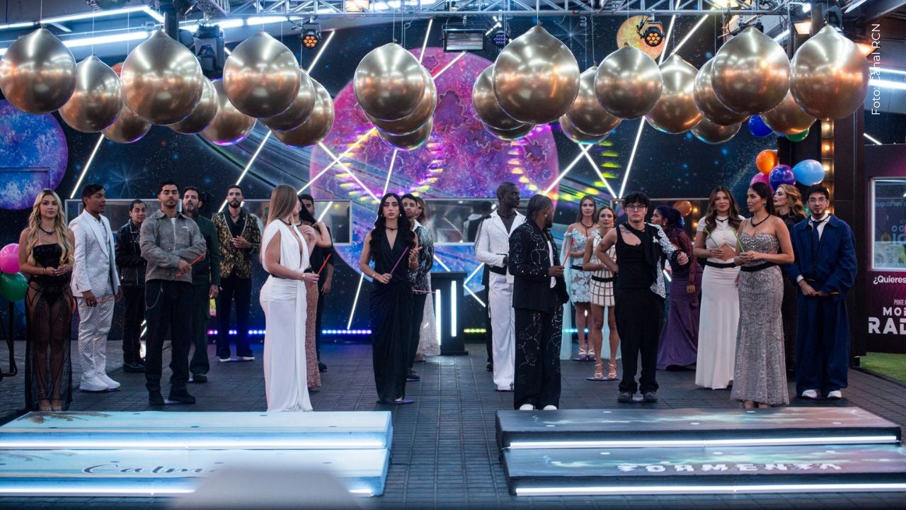 Yina Calderón y Karina García reaccionaron entre risas al fuerte cruce de Marcela Reyes y Valentino